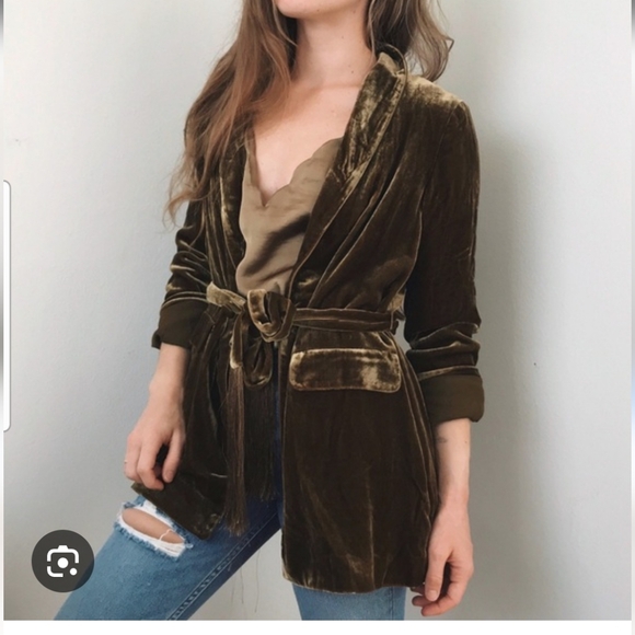 Paramour Velvet Jacket - Picture 13 of 14